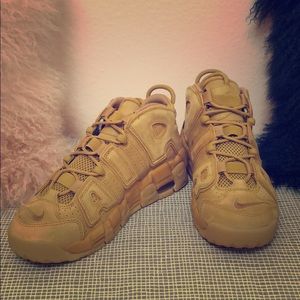 Nike Air More Uptempo SE GS, Flax-Gum LIGHT BROWN